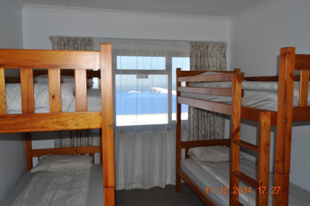 Backpacker Apartments Плеттенберг-Бей Номер фото