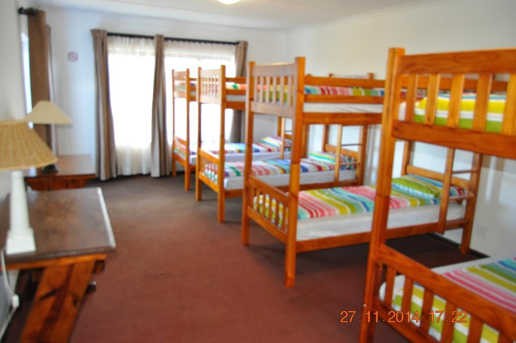 Backpacker Apartments Плеттенберг-Бей Номер фото