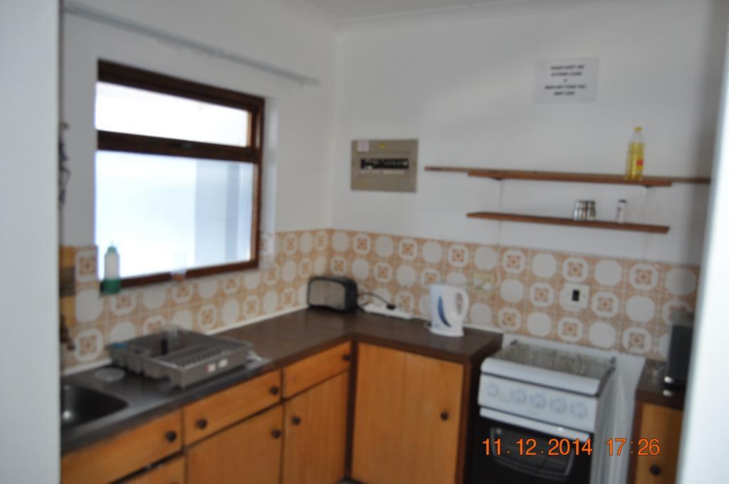 Backpacker Apartments Плеттенберг-Бей Номер фото