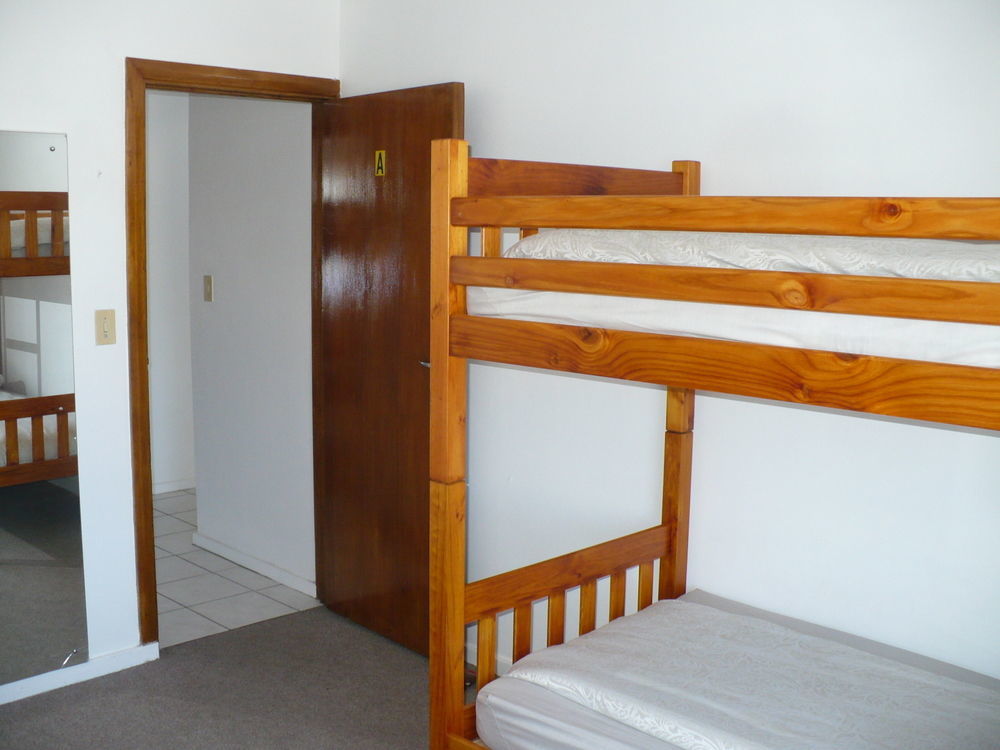 Backpacker Apartments Плеттенберг-Бей Экстерьер фото