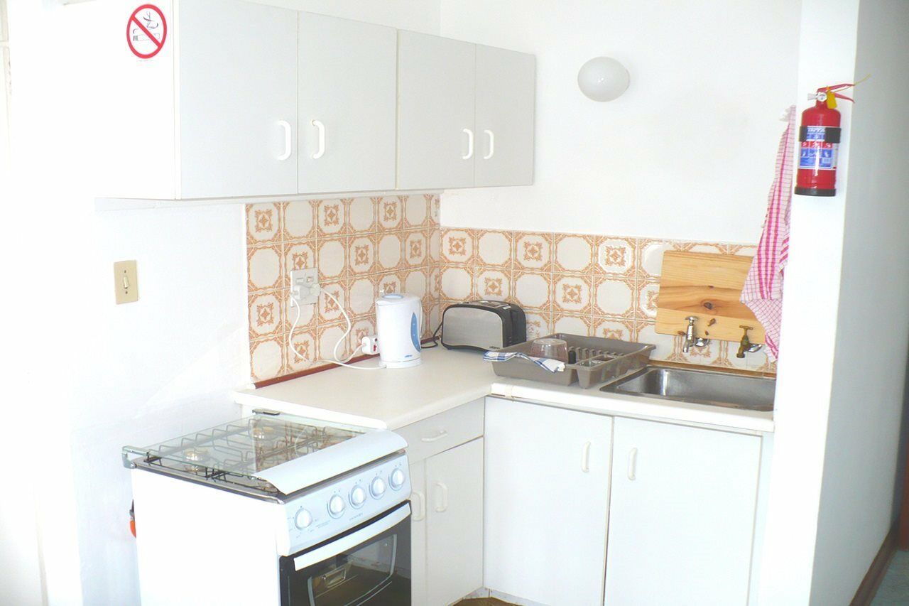 Backpacker Apartments Плеттенберг-Бей Экстерьер фото